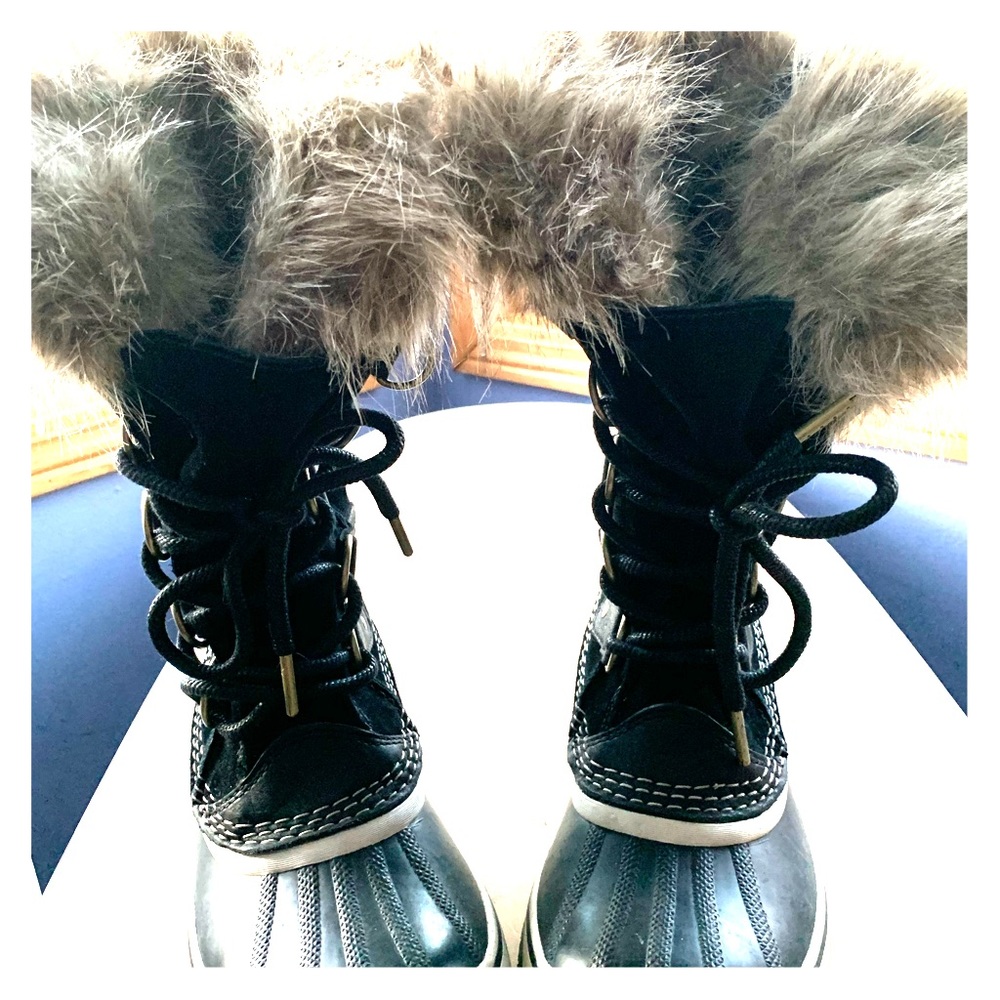 Sorel Black Winter Rain Boots with Faux Fur Trim